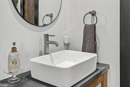 517 Juniata St, Lancaster PA  17602-4320 exterior