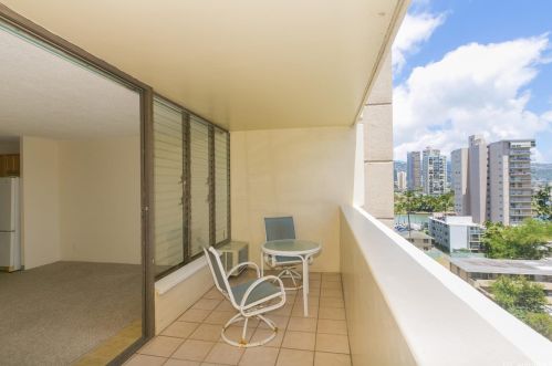 2092 Kuhio Ave, Honolulu HI  96815-2151 exterior