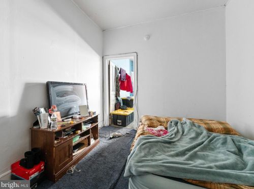 3336 22nd St, Philadelphia PA 19140-4705 exterior