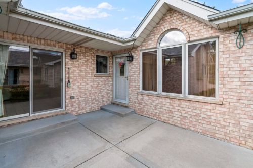 16128 Lake Villa Ave, Tinley Park, IL 60477-1586
