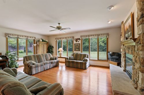 5835 127th St, Palos Heights, IL 60463-2401