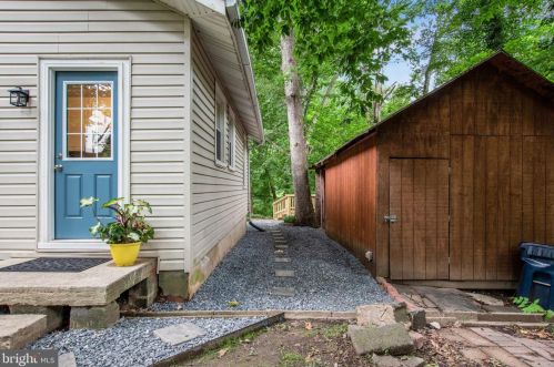 9715 Capitol View Ave, Silver Spring MD 20910-1033 exterior