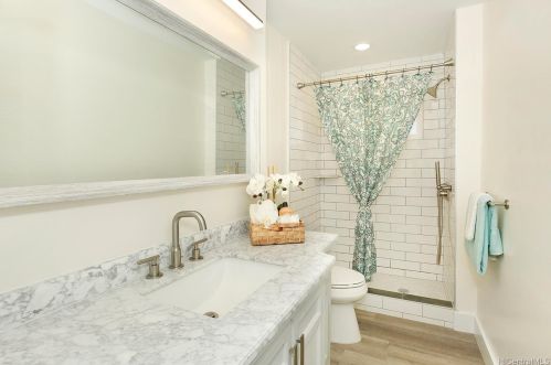 3036 Monsarrat Ave, Honolulu HI  96815-4439 exterior