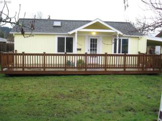 2460 Adams St, Eugene OR  97405-2241 exterior