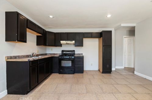 517 Prospect Ave, Riverside CA  92507-1720 exterior