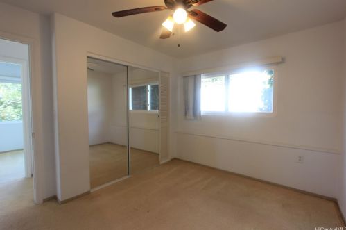 3086 Kaohinani Dr, Honolulu HI  96817-1040 exterior
