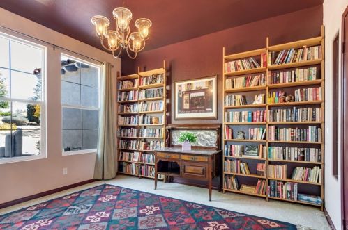 16523 Owl Tree Rd, Riverside CA  92504-9700 exterior