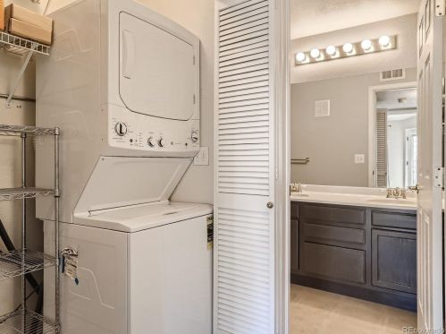 9944 Carolina Cir, Aurora CO  80247-7811 exterior