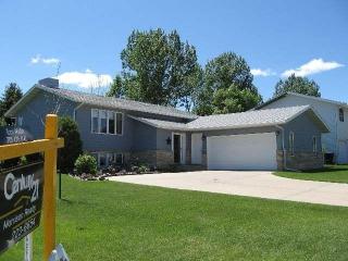 2261 Grant Dr, Bismarck, ND 58501-2333