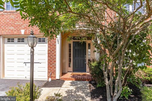 12300 Tanalian Falls Ln, Bristow, VA 20136-2176
