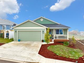 1043 11th St, Lafayette, OR 97127-2000
