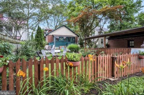 125 Parker St, Carlisle PA  17013-2821 exterior