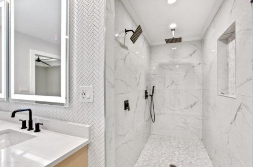 5730 Kayron Dr, Atlanta GA  30328-5120 exterior