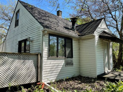 3000 143rd Pl, Dixmoor, IL 60406-3363