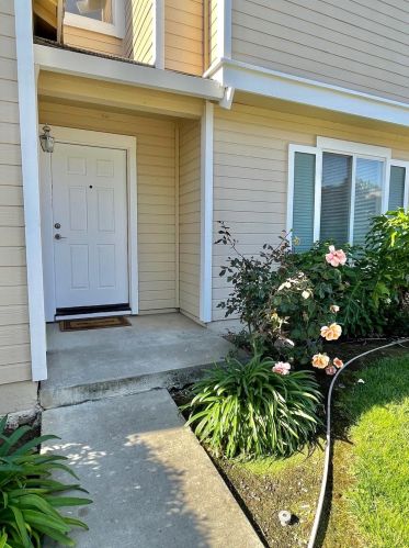 9237 Laguna Pointe Way, Elk Grove, CA 95758-4093