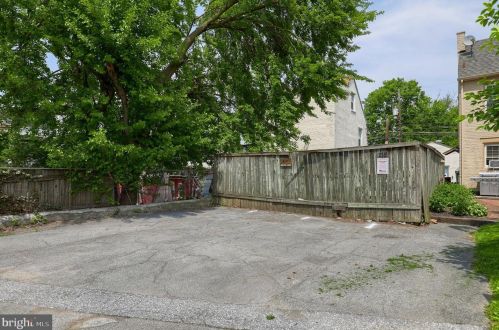 212 Howard Ave, Lancaster PA  17602-4208 exterior