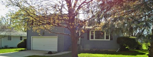 145 Howard Ave, Barrington Hills, IL 60118