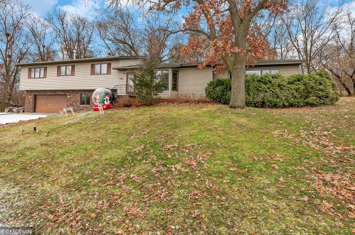 1515 Calvary Hill Ln, Saint Cloud, MN 56301-5134