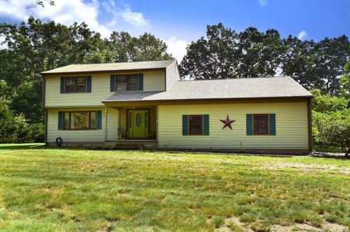 12 Mcculloch Dr, Somers, CT 06071-1018