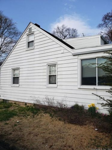 2 Albrecht Ct, Norwalk CT  06855-2101 exterior
