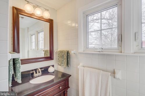 100 Strawbridge Ave, Camden NJ 08108-1806 exterior