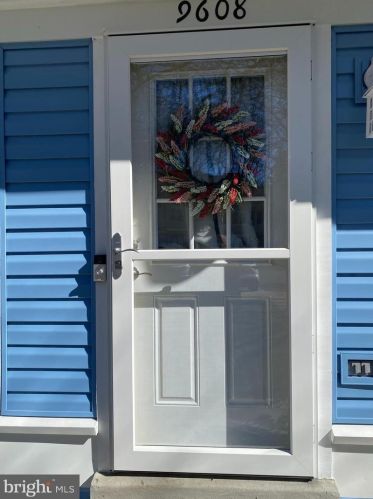 9608 Hastings Dr, Columbia MD  21046-1903 exterior