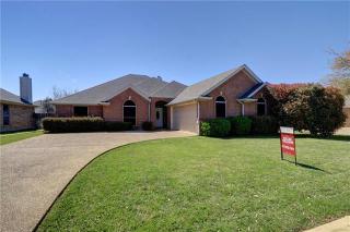 8300 Emerald Cir, Fort Worth TX  76180-5774 exterior