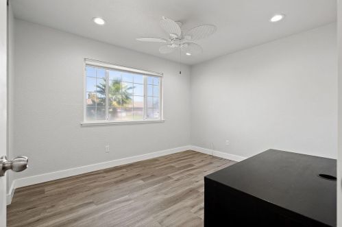 8716 Lodestone Cir, Elk Grove CA  95624-2520 exterior