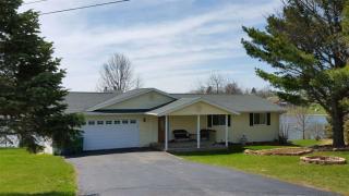 222 Lakeview Dr, Richland Grove, IL 61281-9316