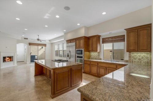 148 12th St, Seal Beach, CA 90740-6429