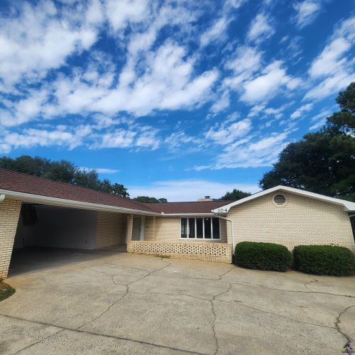 104 Delchamps Dr, Warner Robins, GA 31093-2804