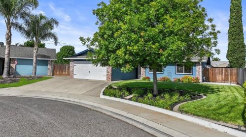 377 Almond Ct, Ripon, CA 95366-9673