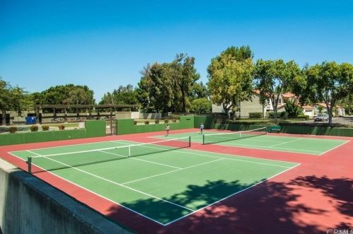 24 Redwood Tree Ln, Irvine CA  92612-2226 exterior