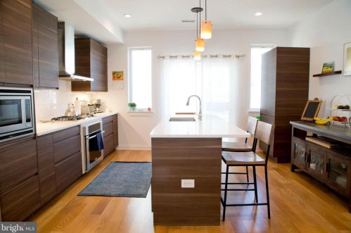 1336 Mascher St, Philadelphia, PA 19122-4606
