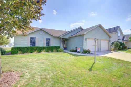 404 Condit St, Tolono, IL 61880-9015