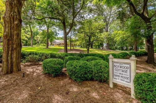 201 Concord Rd, Smyrna GA  30082-3701 exterior