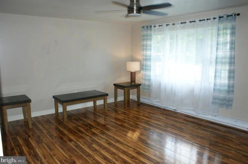 7920 Manor Dr, Harrisburg, PA 17112-9371