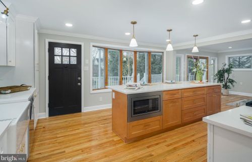 450 Elm Ave, Tavistock NJ  08033-2645 exterior