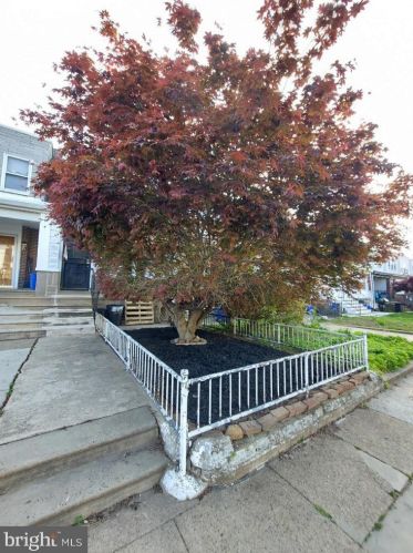 2436 Edgewood St, Philadelphia, PA 19142-3202