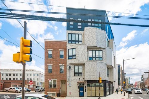 825 16 St, Philadelphia PA  19140-4911 exterior