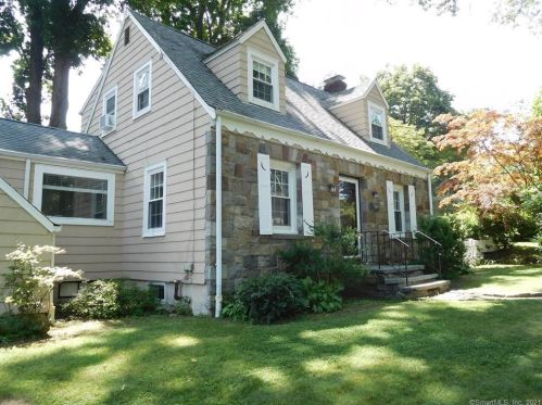 9 Spicewood Rd, Norwalk, CT 06854-2525