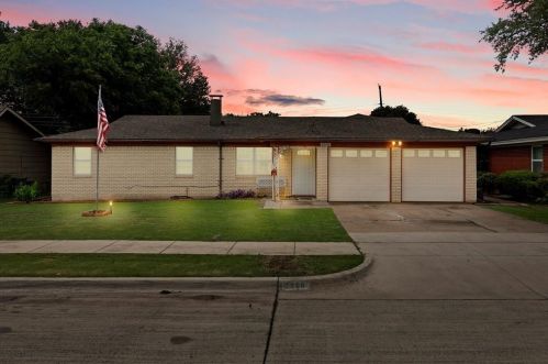 5208 Bonnie Wayne St, Fort Worth, TX 76117-1920
