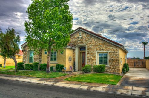 48750 Barrymore St, Indio, CA 92201-8571