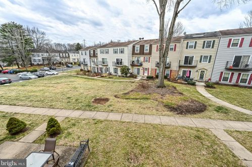 6350 Pine View Ct, Springfield VA  22015-3535 exterior
