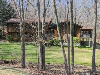 126 Thunder Lake Rd, Wilton CT  06897-1335 exterior