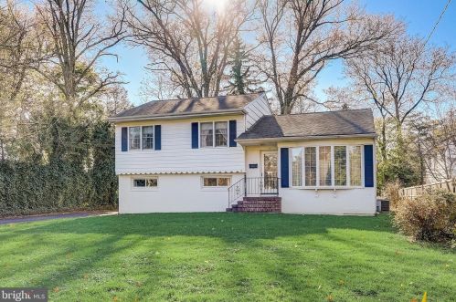 15 Hendrickson Rd, Trenton, NJ 08648-1613