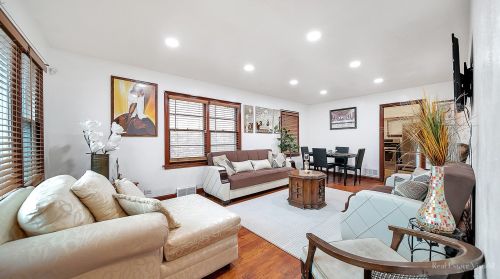 1122 Wadsworth Ave, North Chicago, IL 60064-1339