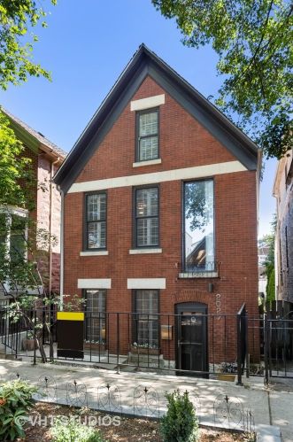 2027 Moffat St, Chicago, IL 60647-5516