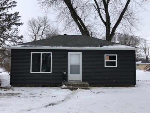 508 Elm St, Momence, IL 60954-1144