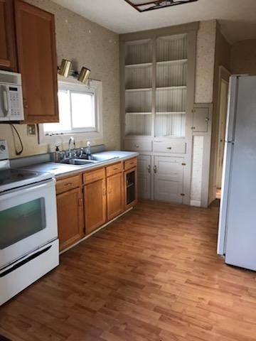 214 Mccarty Ave, Dennison, OH 44621-1644